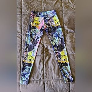 Onzie XS jungle cat abstract leggings
